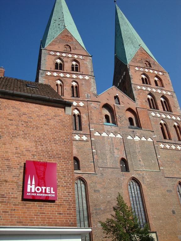 Hotel An Der Marienkirche Lubeca Exterior foto